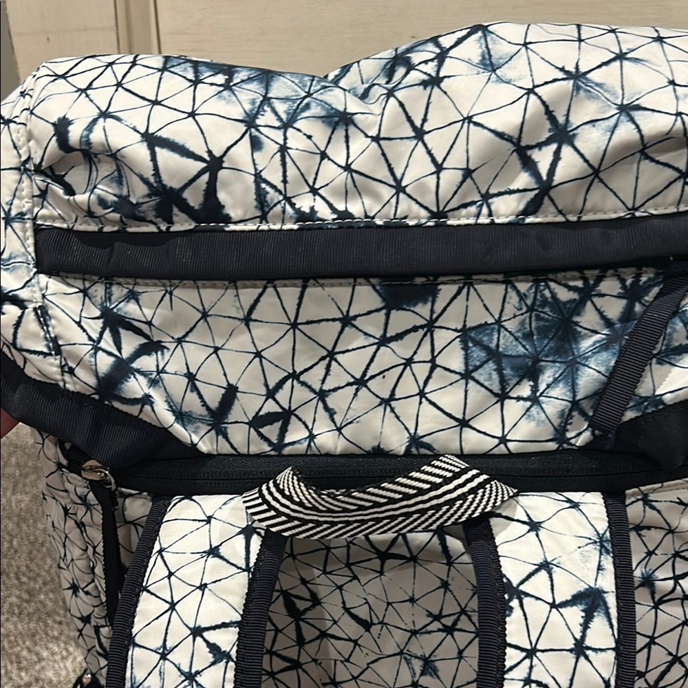 Lululemon Geometric Patterned Backpack - image 6
